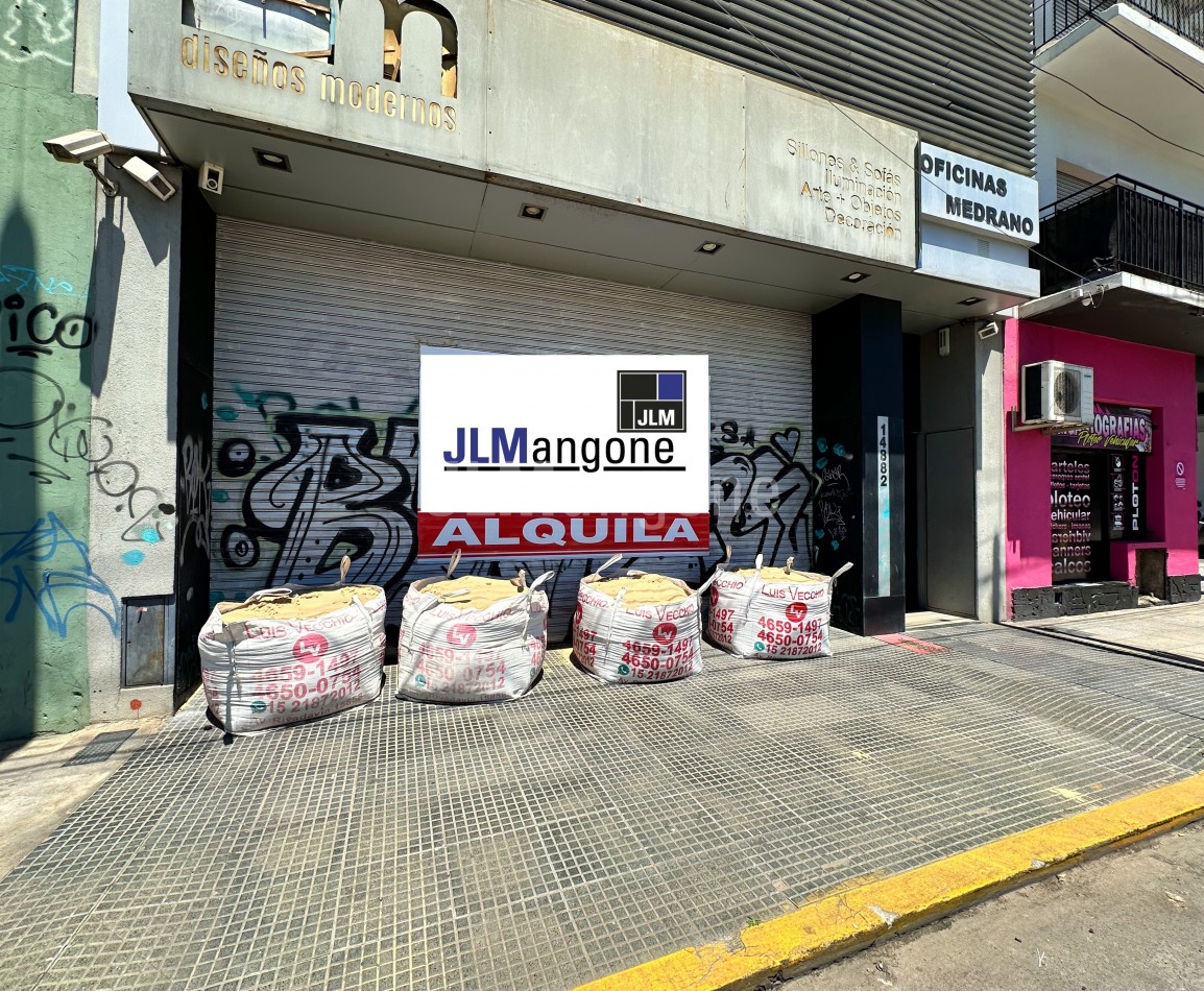 Local Comercial 175 m2 sobre Av. Rivadavia