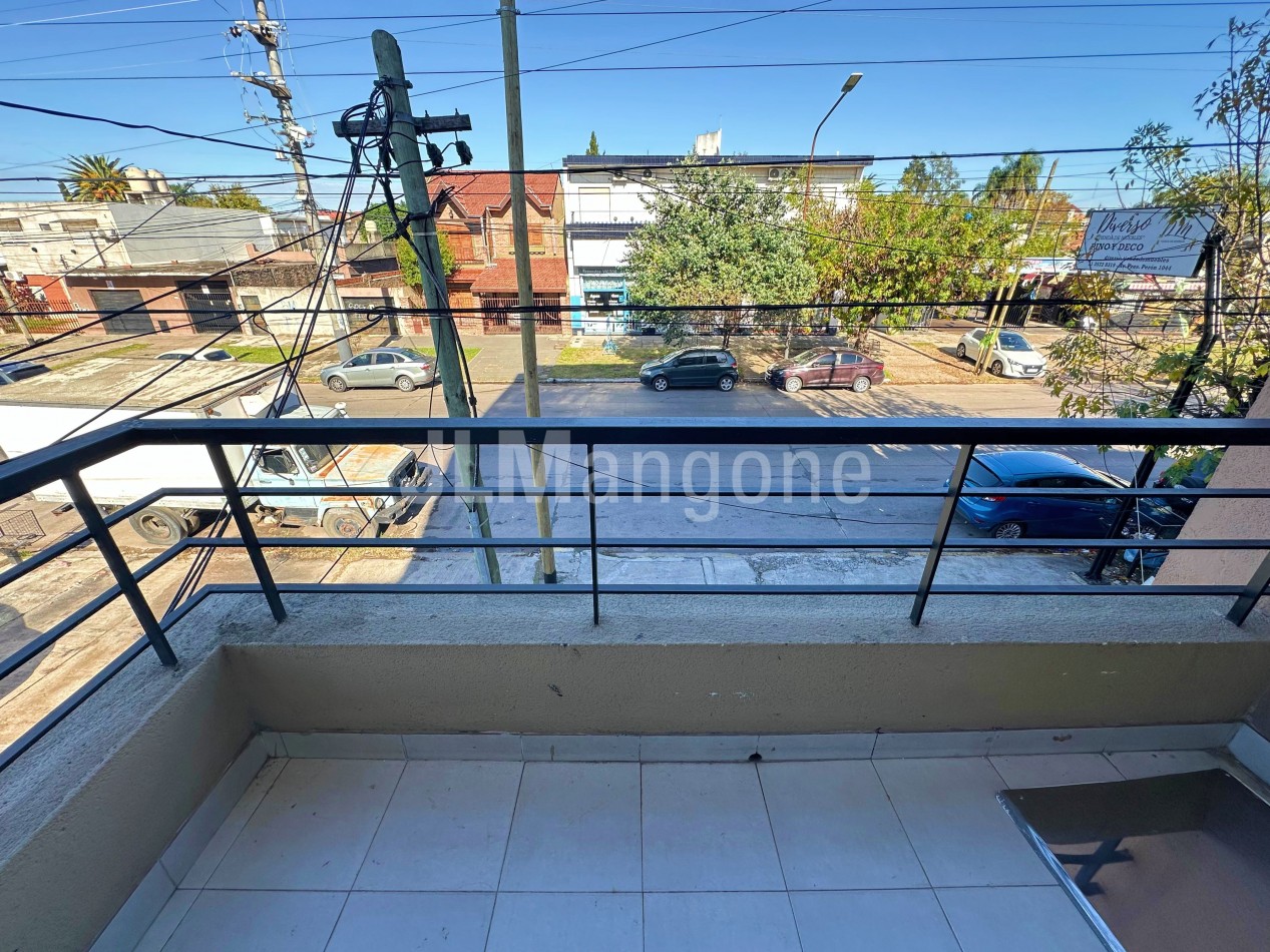 Departamento 3 amb con cochera y balcon