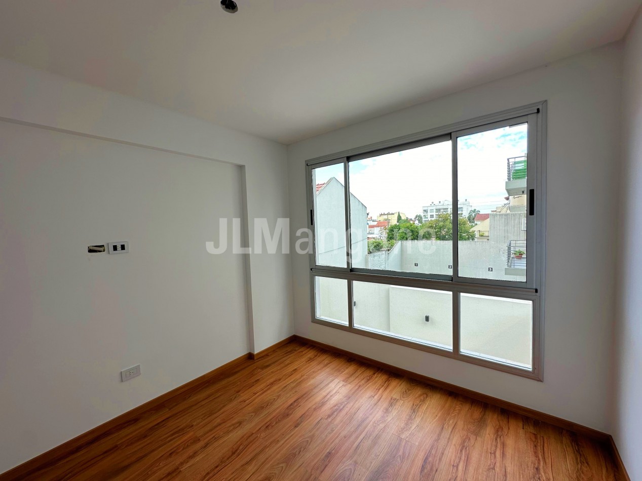 Pisos 3 ambientes con cochera y doble balcon