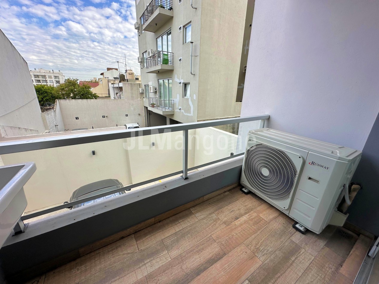 Pisos 3 ambientes con cochera y doble balcon