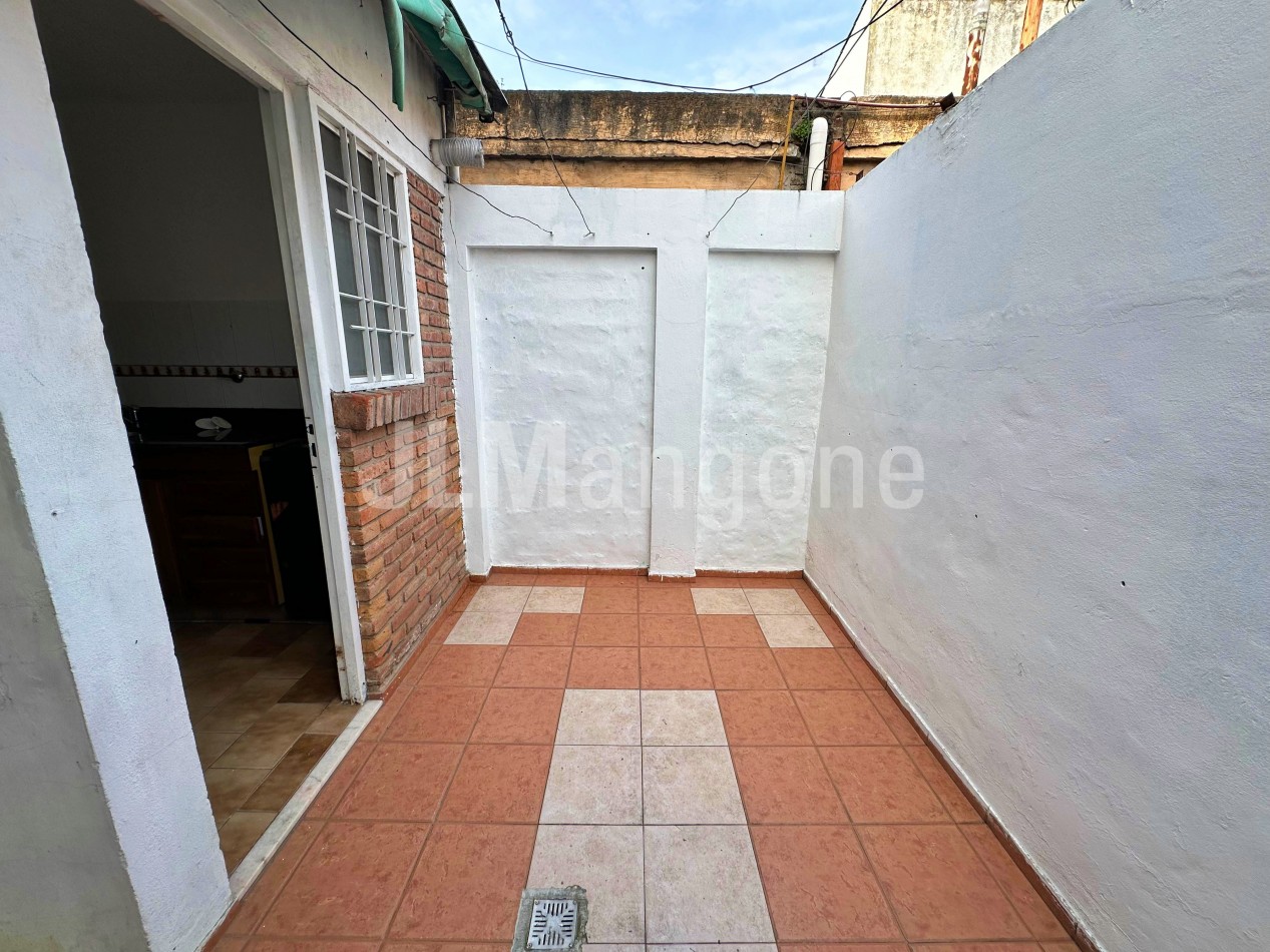 Duplex 2 1/2 amb con patio