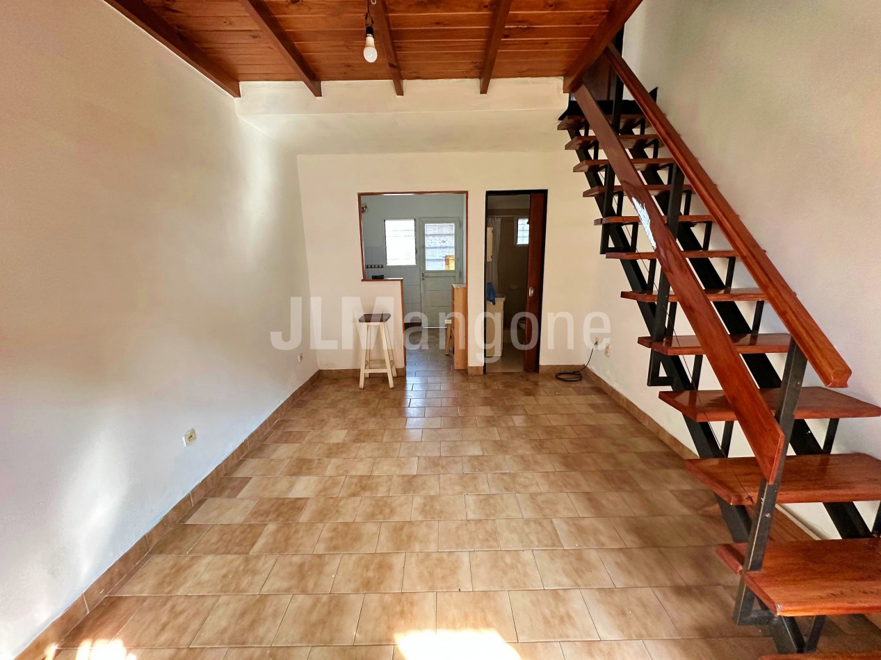 Duplex 2 1/2 amb con patio