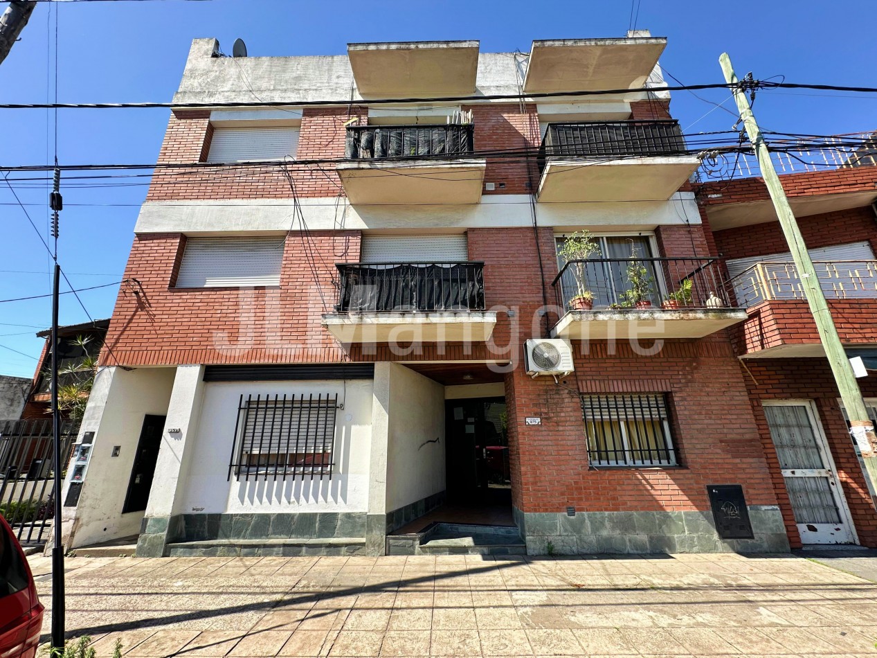 Departamento 3 ambientes con balcon