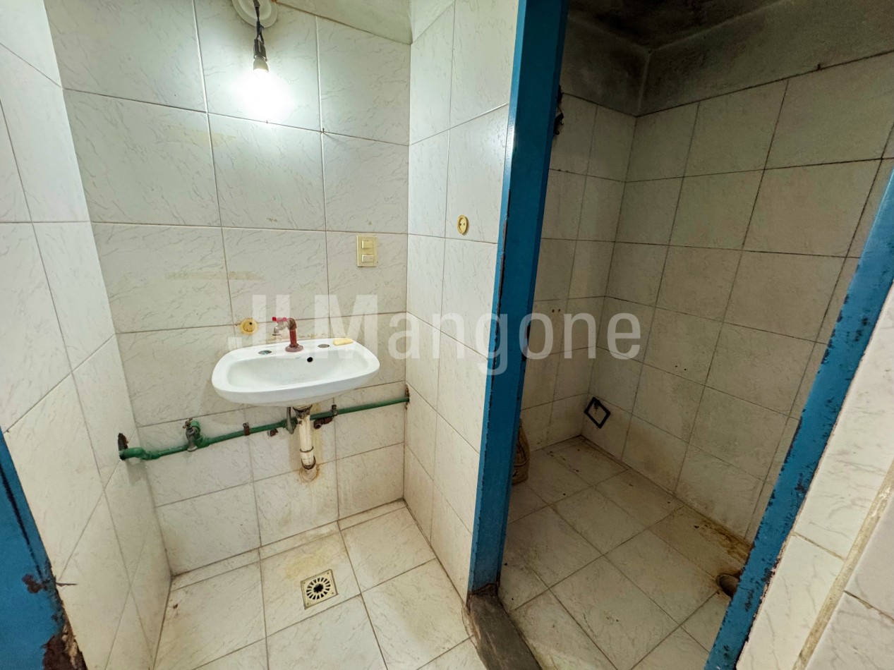 Local 300 m2 con doble entrada