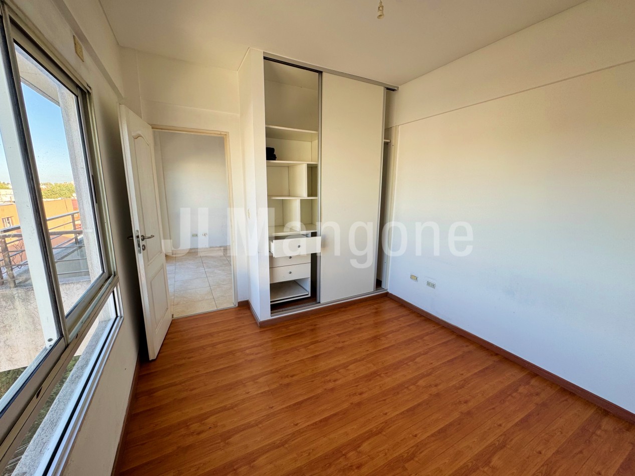 Departamento 2 ambientes con balcon