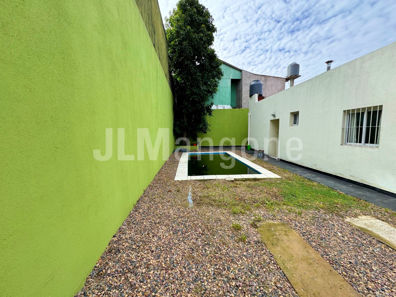 Casa 4 amb con cocheras, parque y piscina