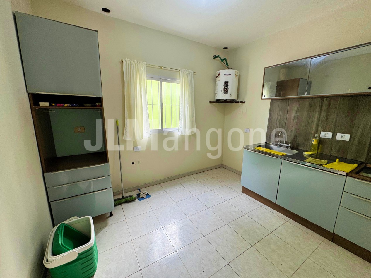 Casa 4 amb con cocheras, parque y piscina