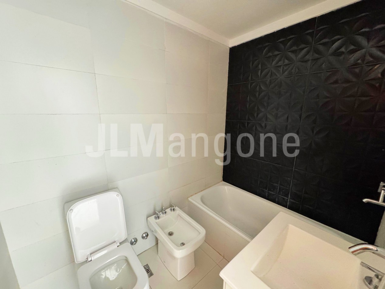 Departamento 2 ambientes con cochera y balcon