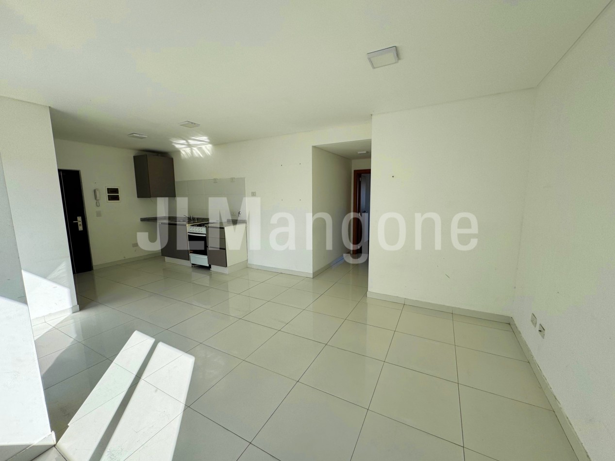 Departamento 2 ambientes con cochera y balcon