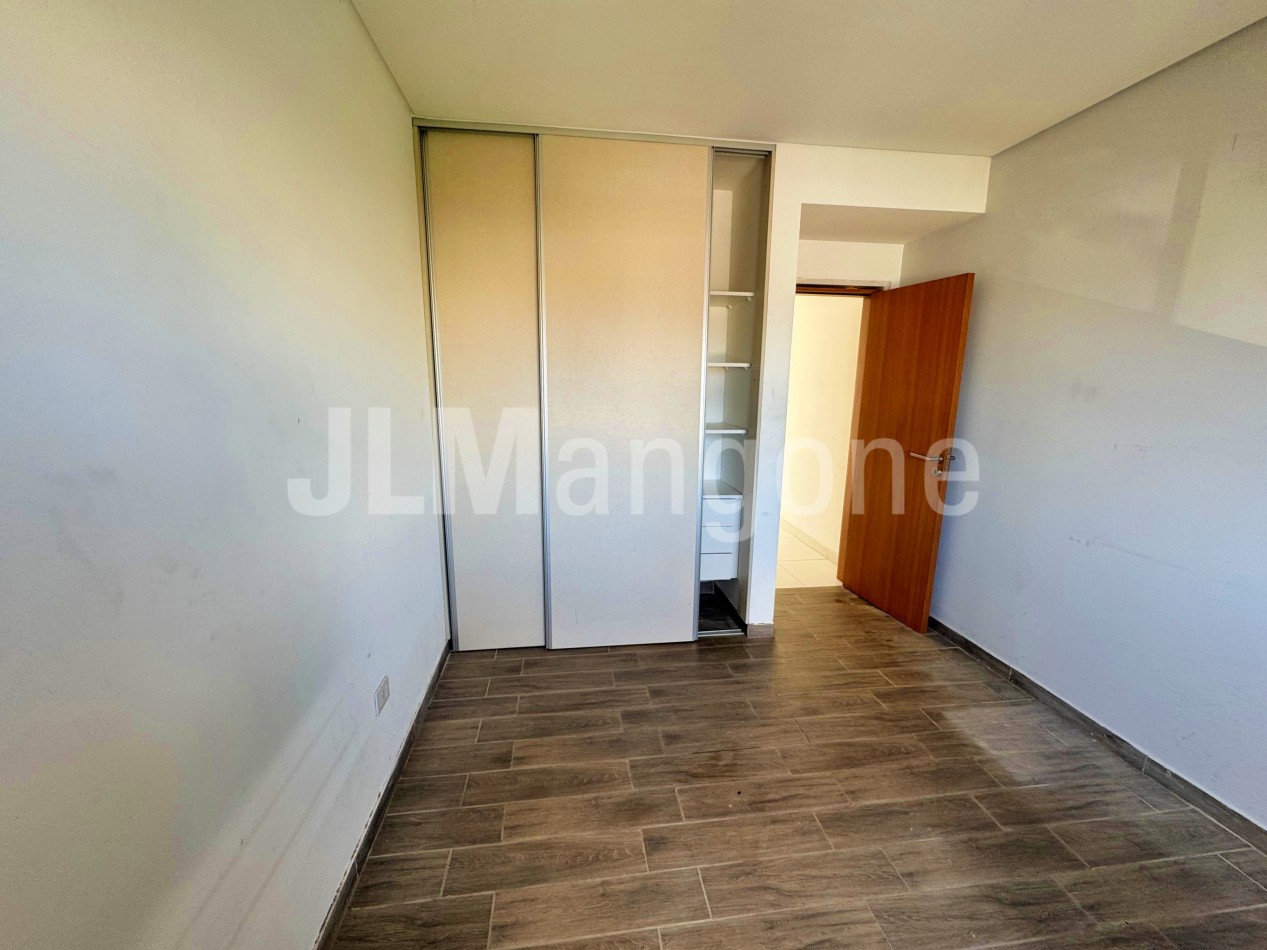 Departamento 2 ambientes con cochera y balcon