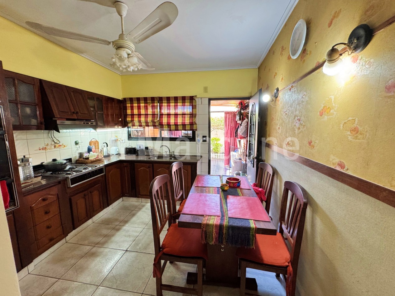 Duplex 4 amb con cochera y patio