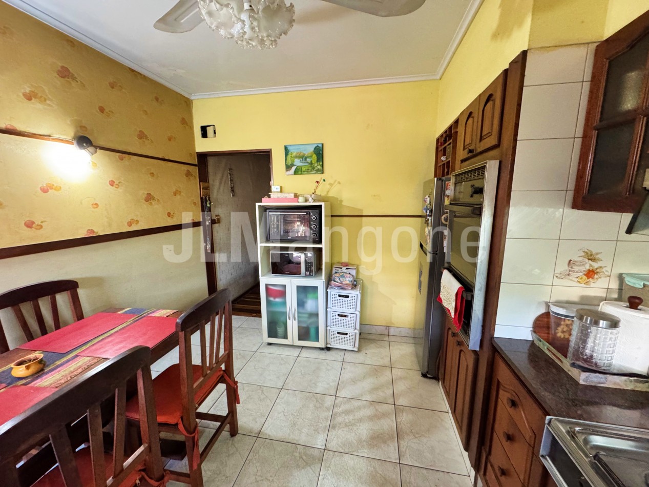 Duplex 4 amb con cochera y patio