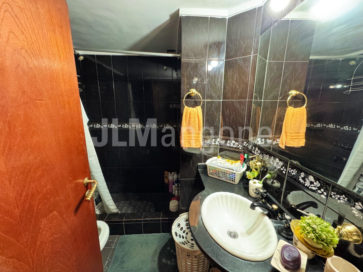 Duplex 4 amb con cochera y patio
