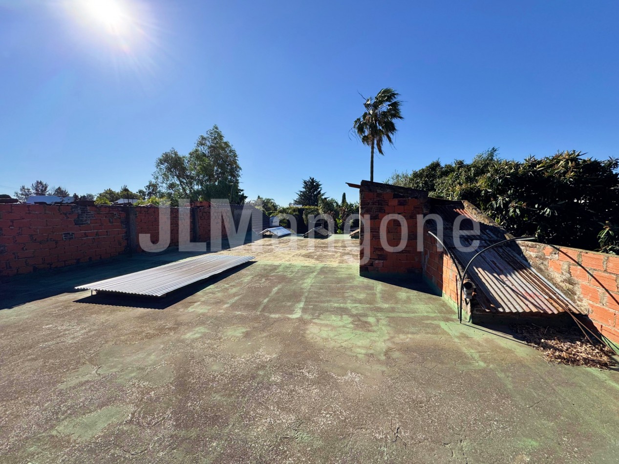 Galpon 310 m2 con estacionamiento