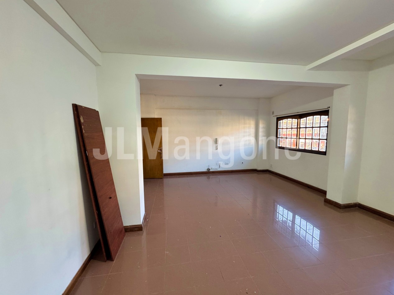 Oficina 30 m2 sobre Arieta