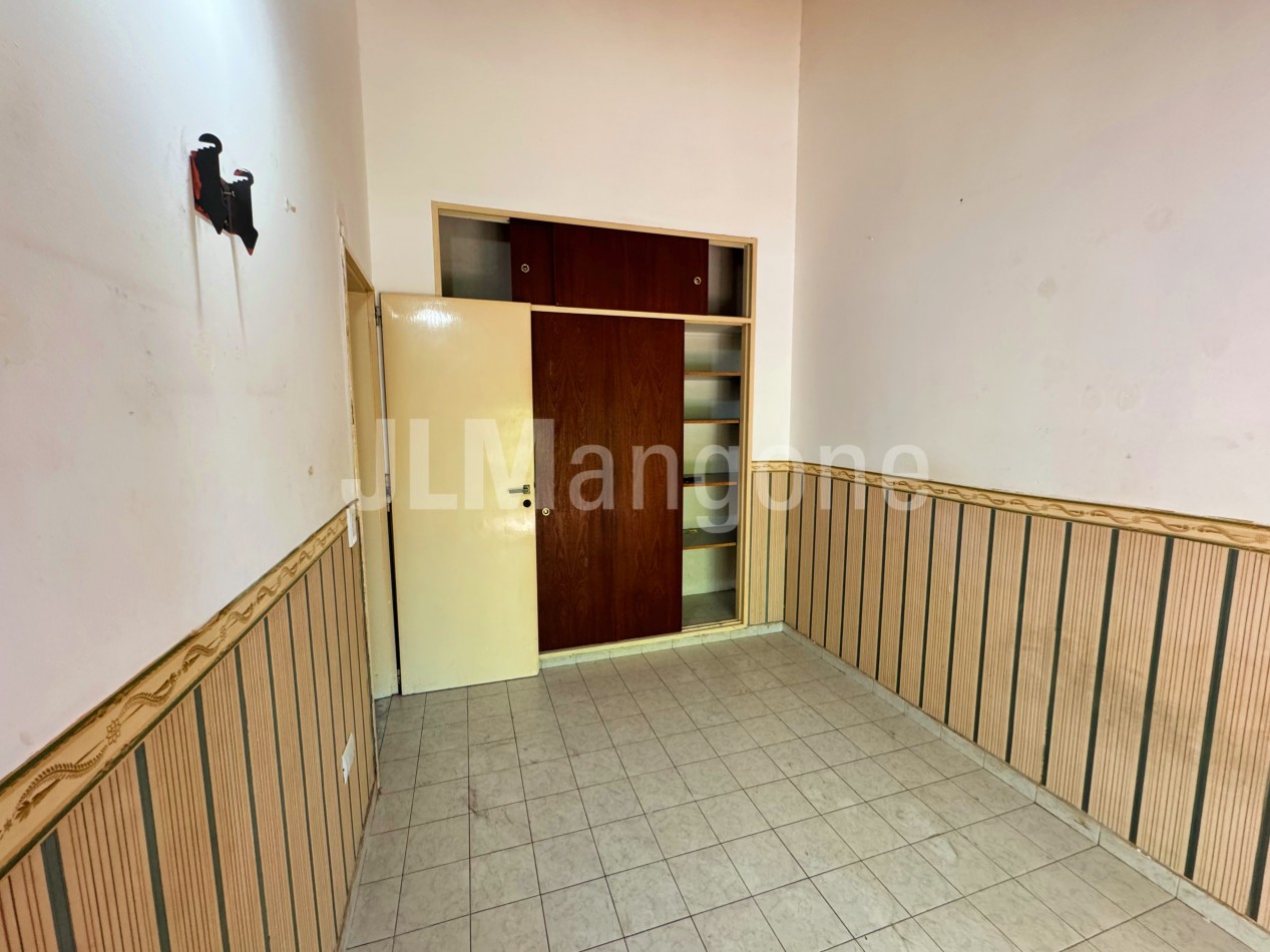 Duplex 4 ambientes con cochera y patio
