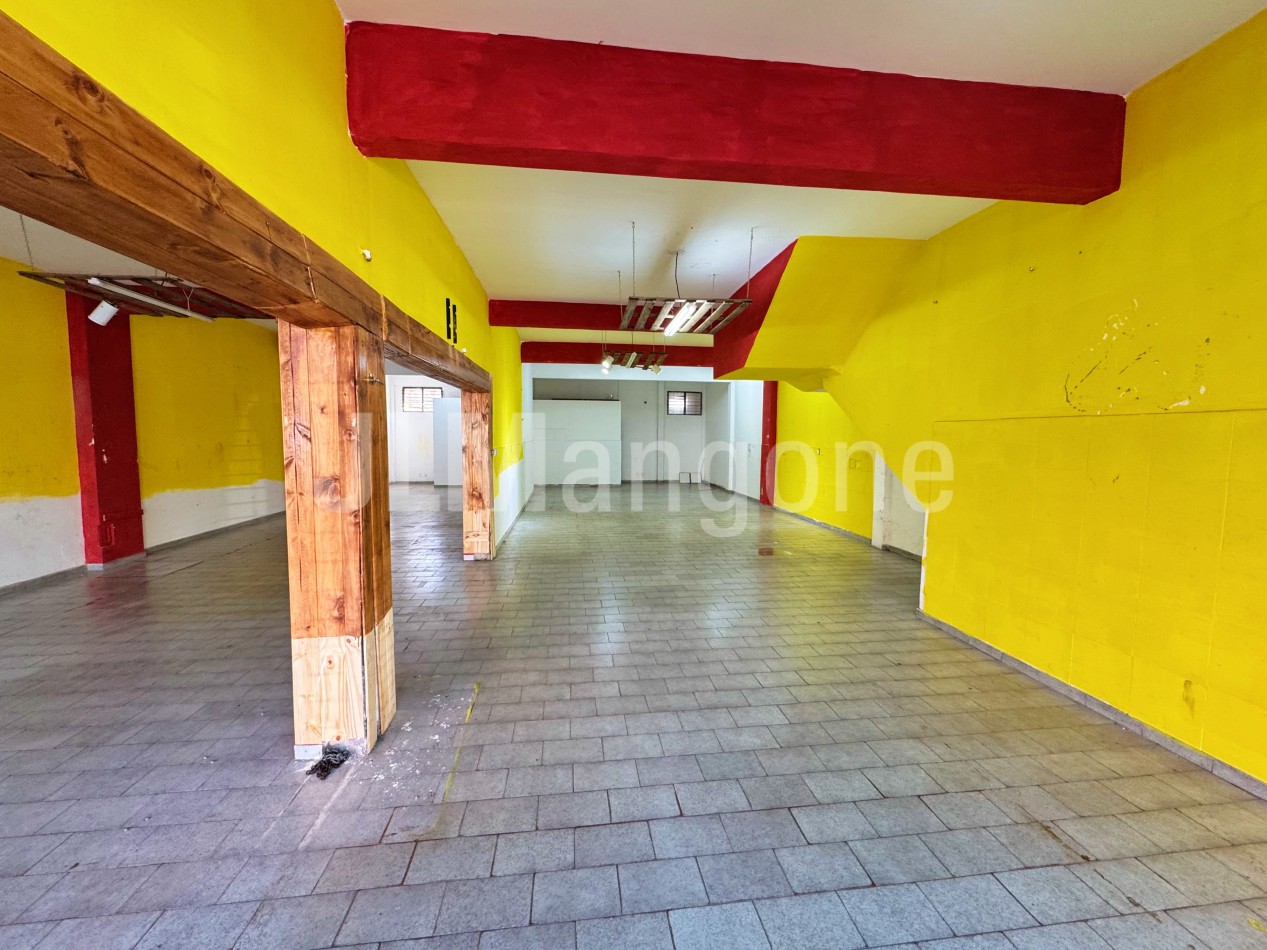 Locales 160 m2 en San Justo Centro