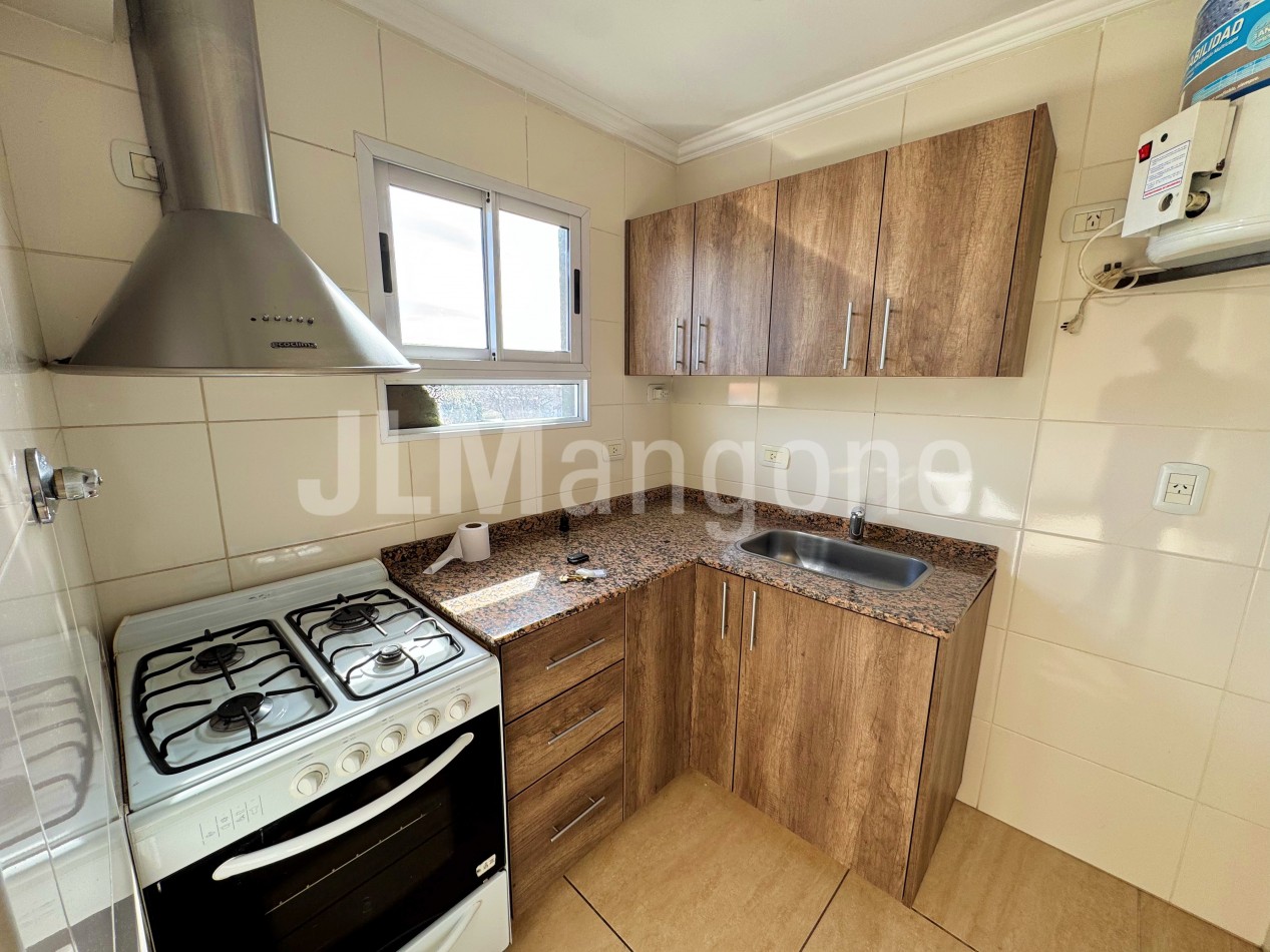 Sempiso 2 ambientes con cochera y balcon