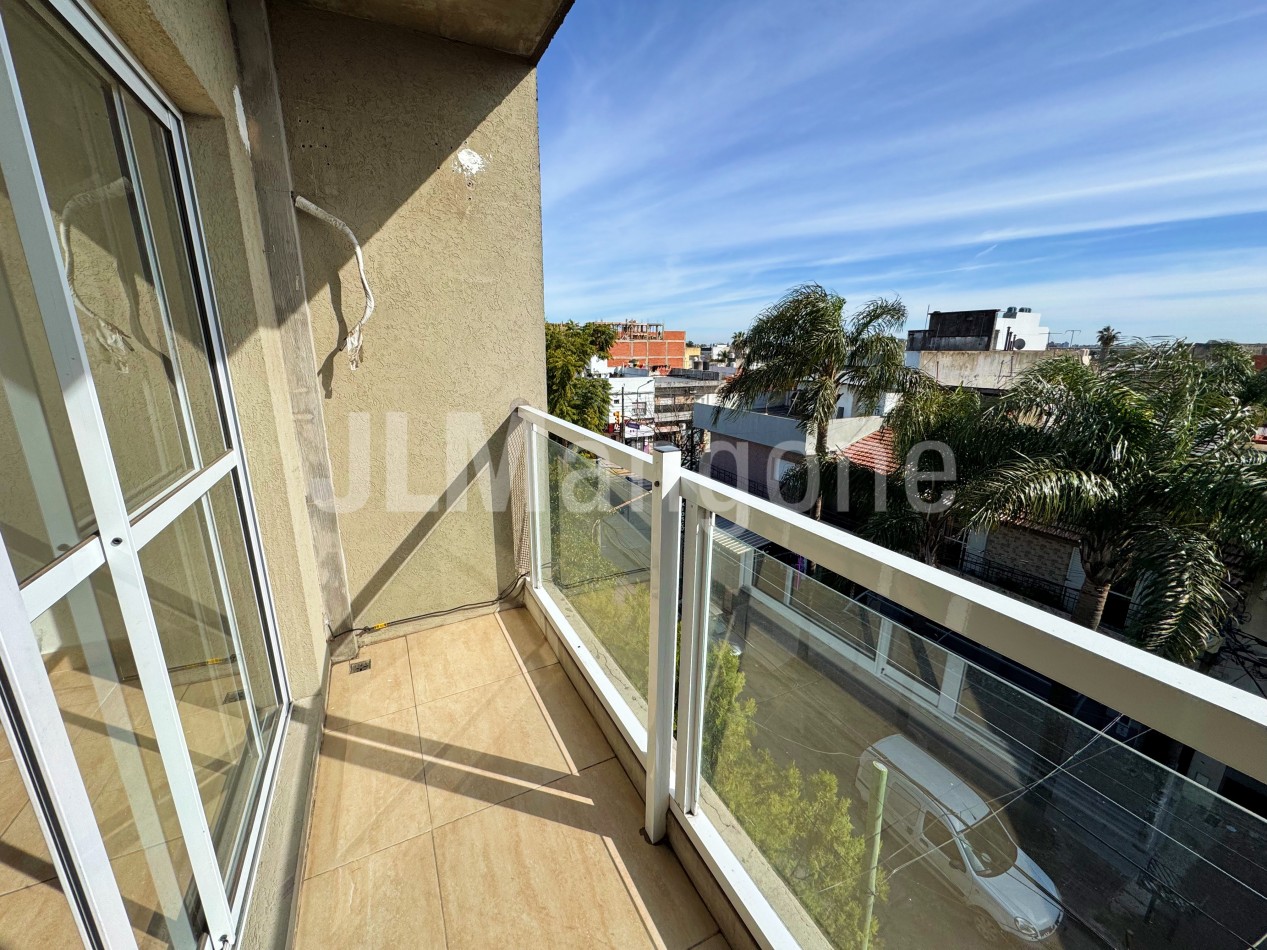 Sempiso 2 ambientes con cochera y balcon