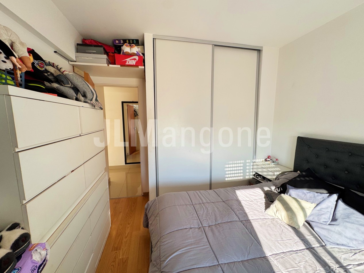 Departamento 2 amb con cochera y balcon