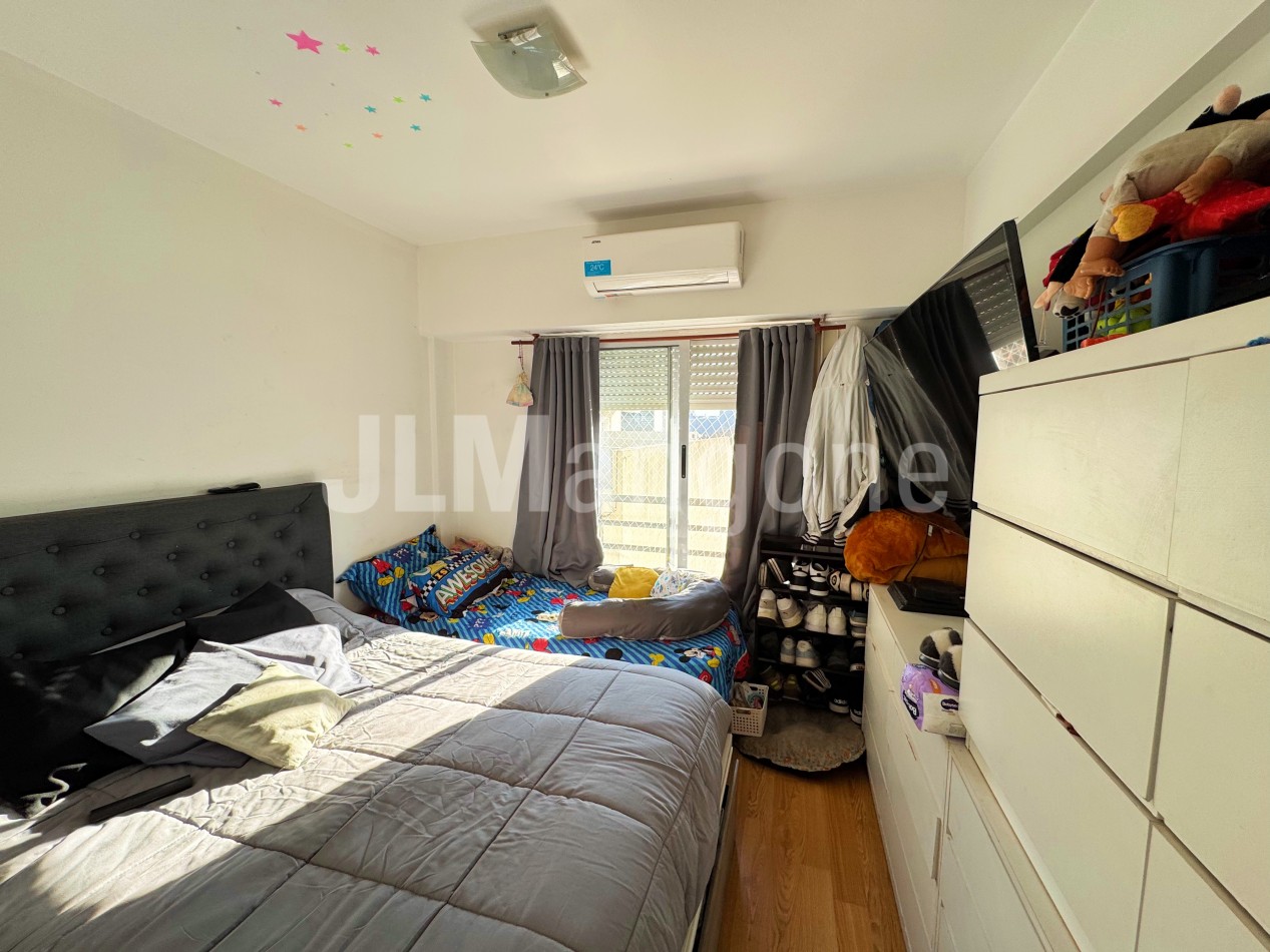 Departamento 2 amb con cochera y balcon