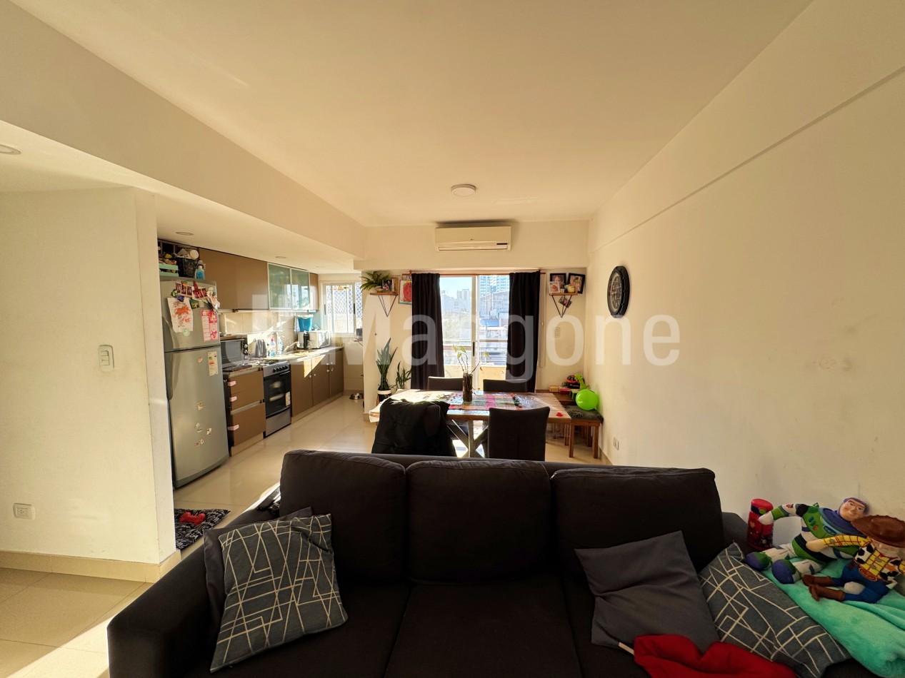 Departamento 2 amb con cochera y balcon