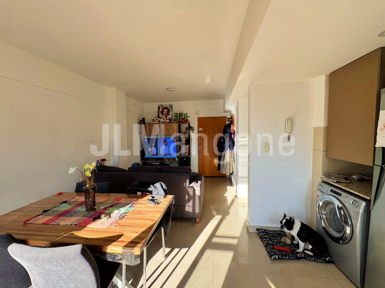 Departamento 2 amb con cochera y balcon