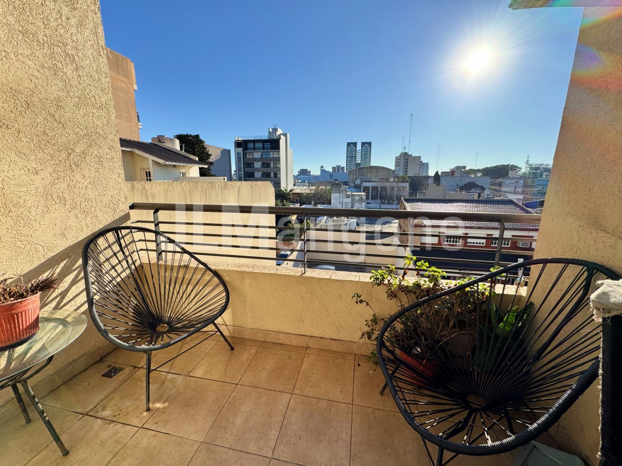 Departamento 2 amb con cochera y balcon