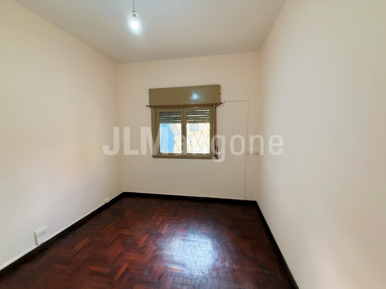 Casa 3 ambientes con parque y terraza