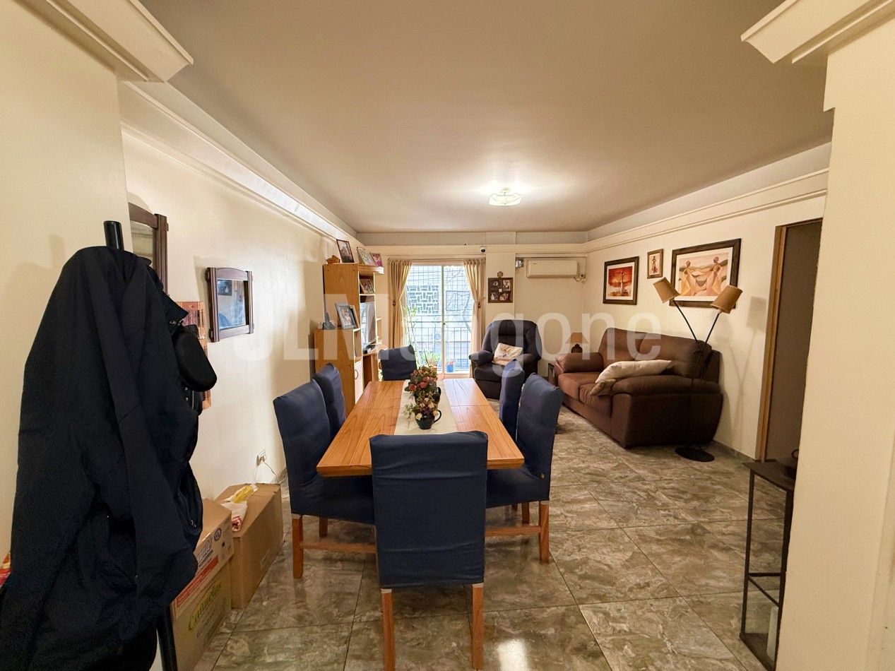 Departamento 4 ambientes con balcon y patio