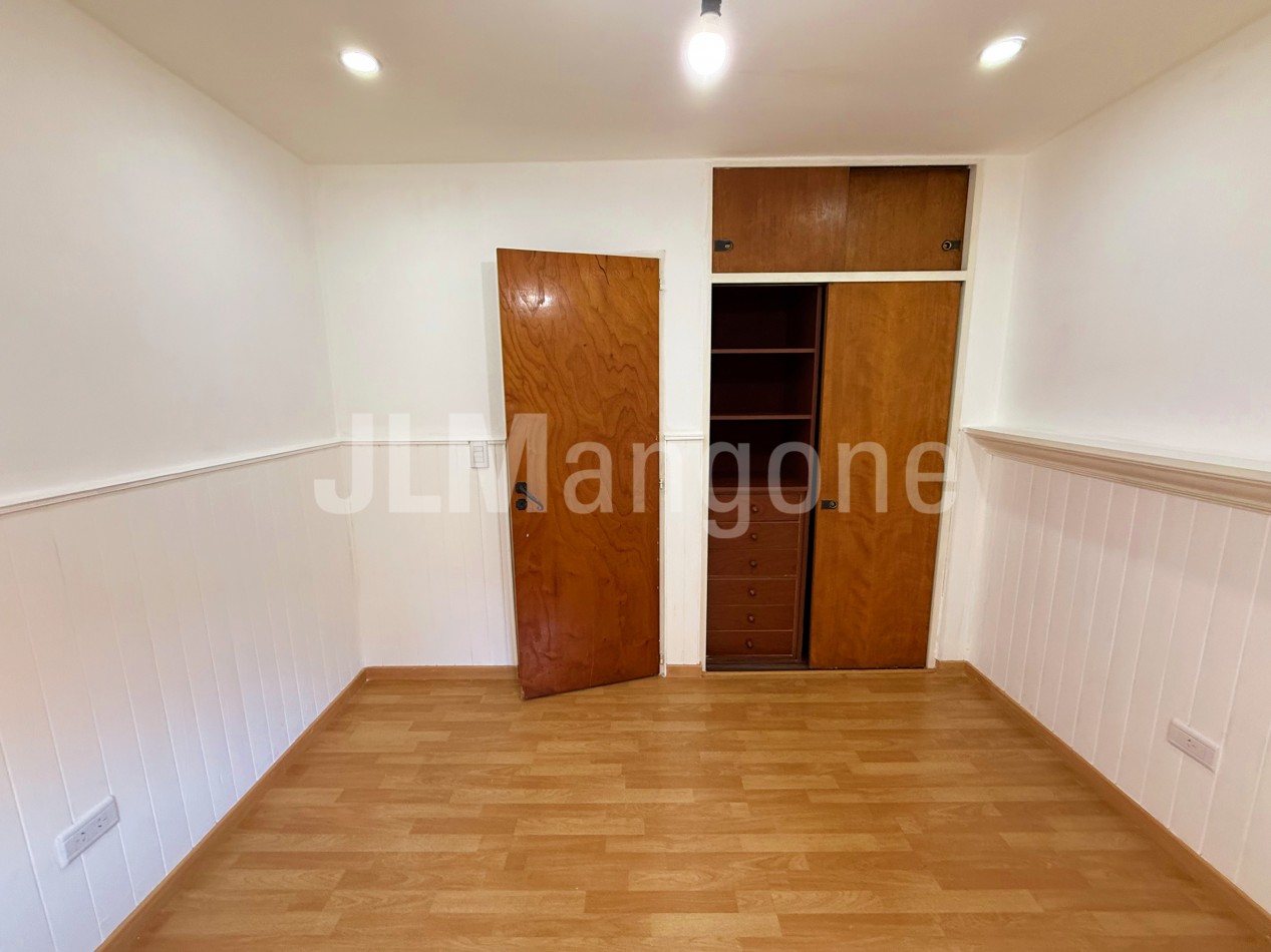 Duplex 4 ambientes con cochera, patio y terraza