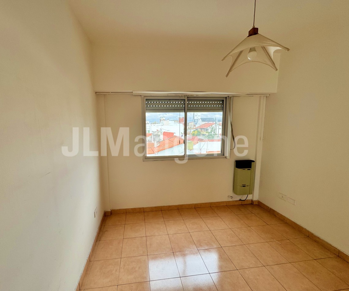 Departamento 2 ambientes con balcon