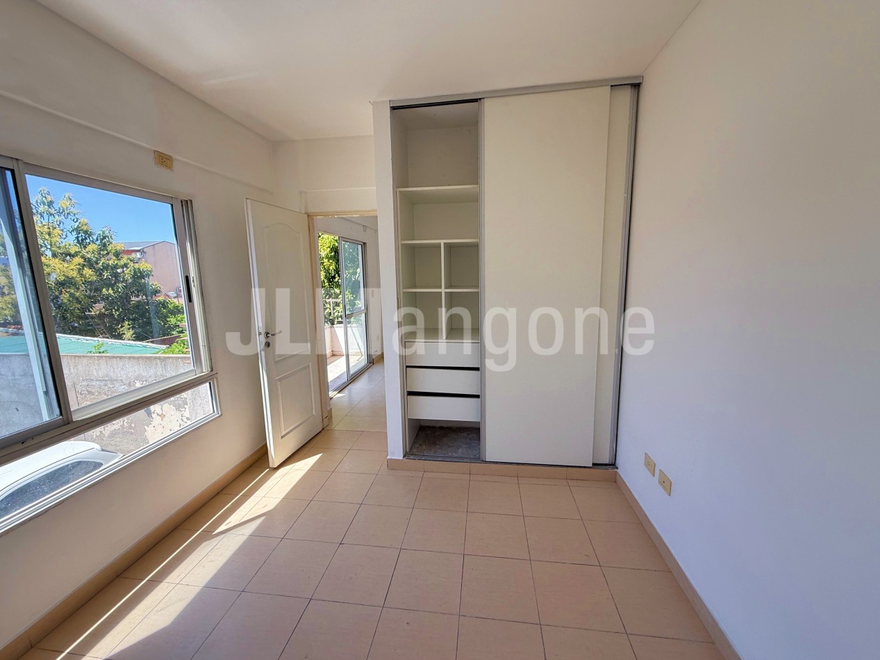 Departamento 2 ambientes con balcon