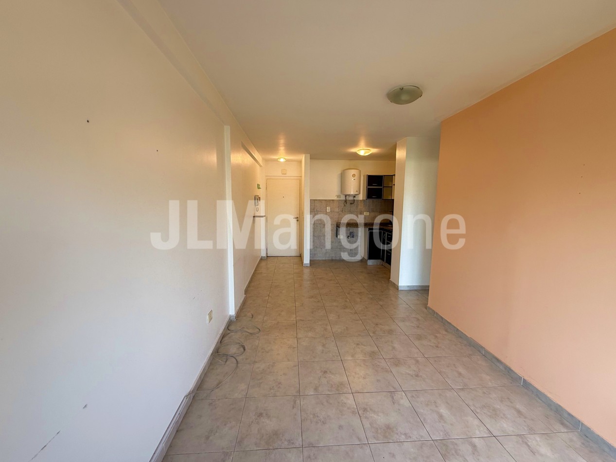 Departamento 2 ambientes con balcon corrido