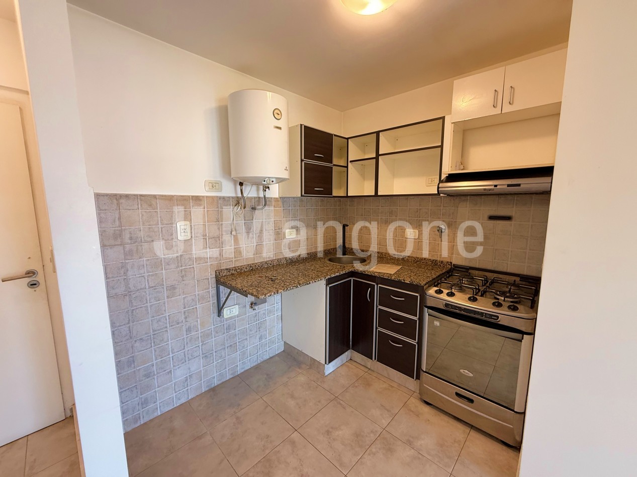 Departamento 2 ambientes con balcon corrido