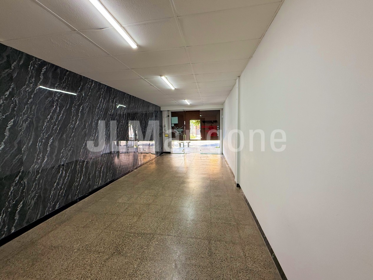 Local 120 m2 sobre Arieta