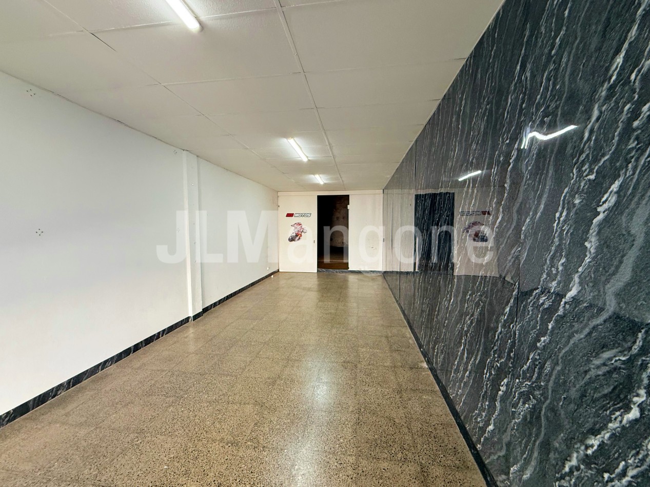 Local 120 m2 sobre Arieta