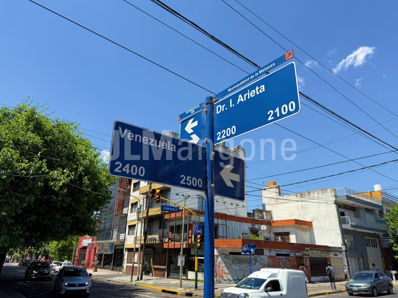 Local 120 m2 sobre Arieta