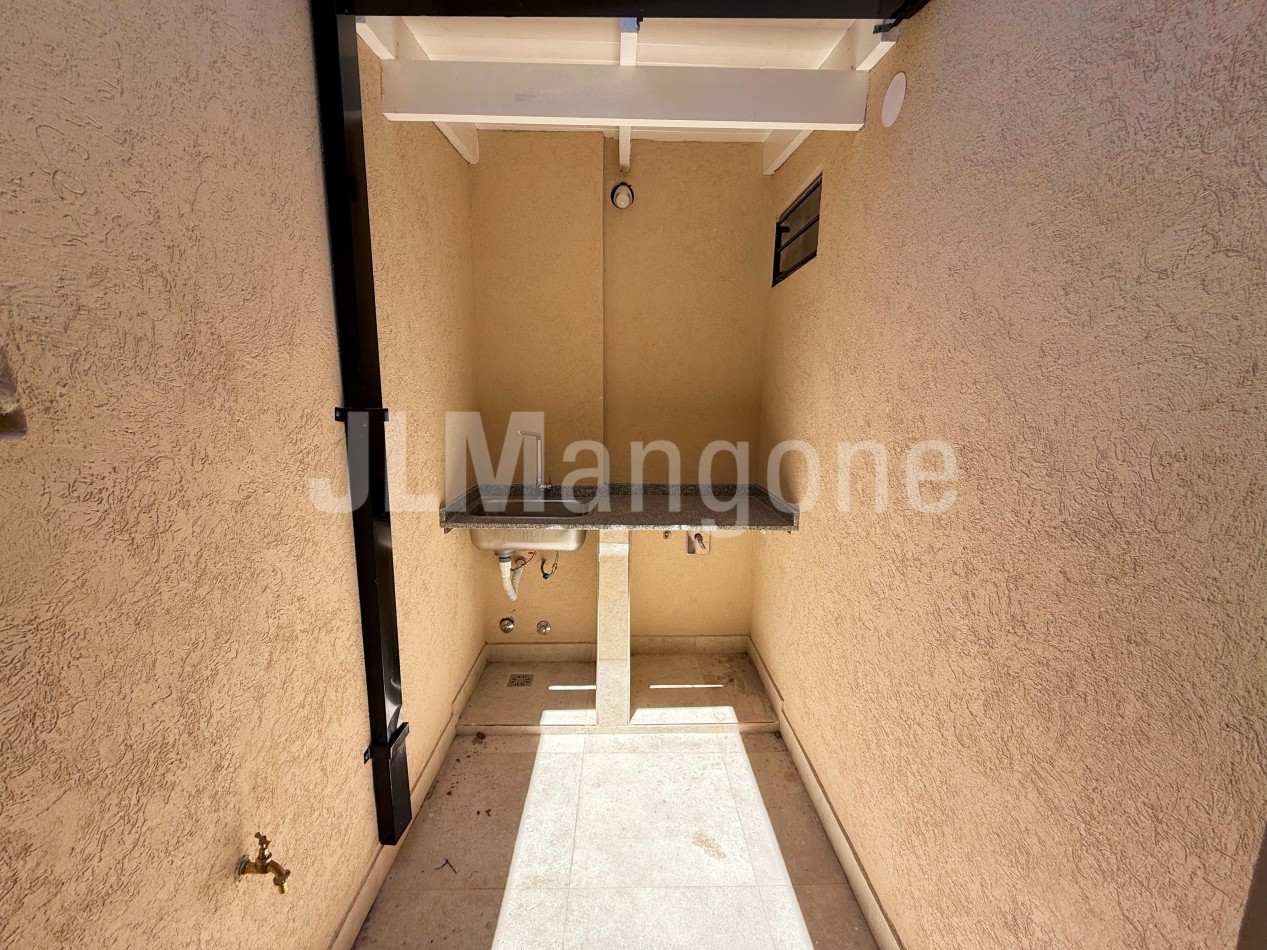 Departamento 1 ambiente a estrenar, con patio