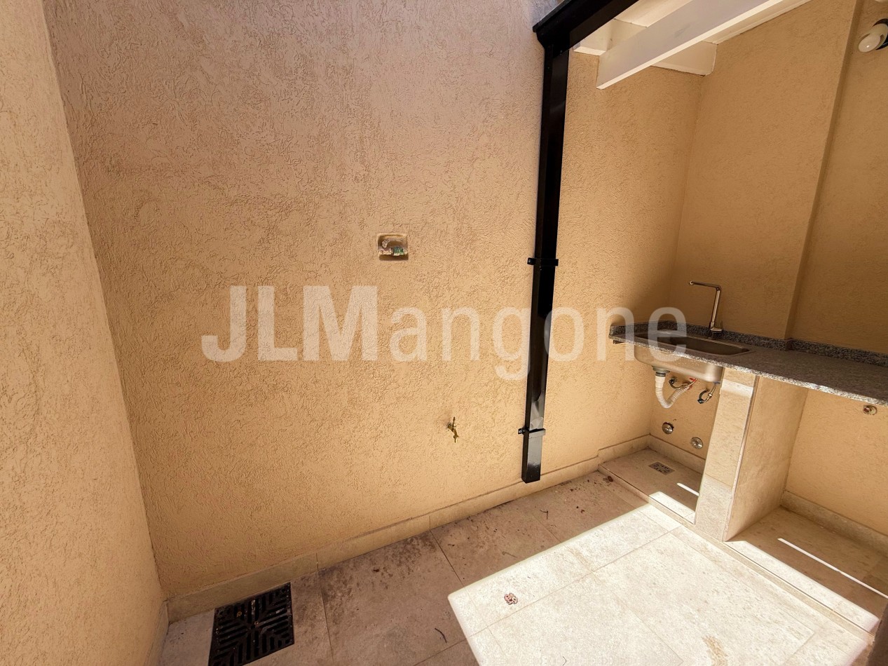 Departamento 1 ambiente a estrenar, con patio