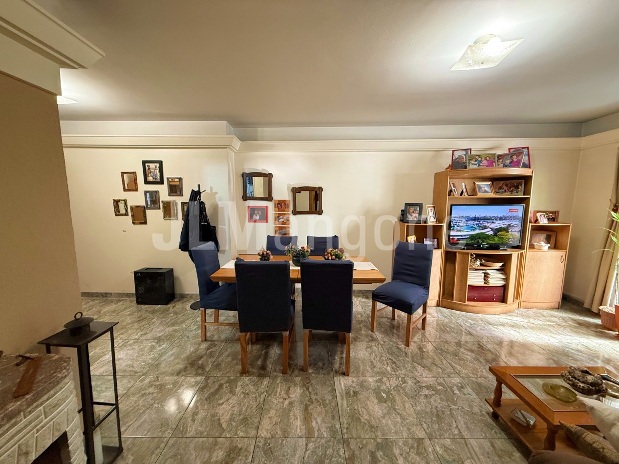 Departamento 4 ambientes con balcon corrido y lavadero