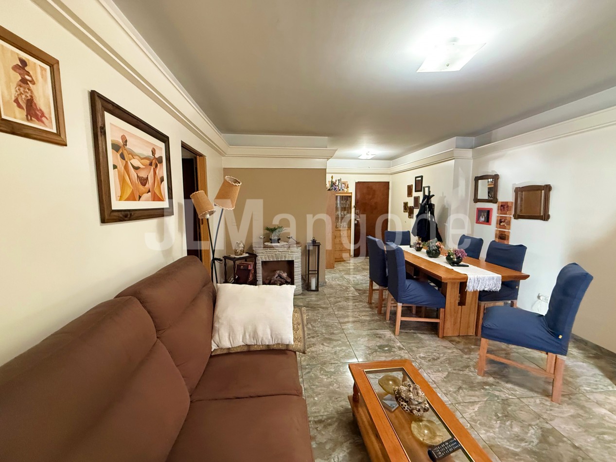 Departamento 4 ambientes con balcon corrido y lavadero