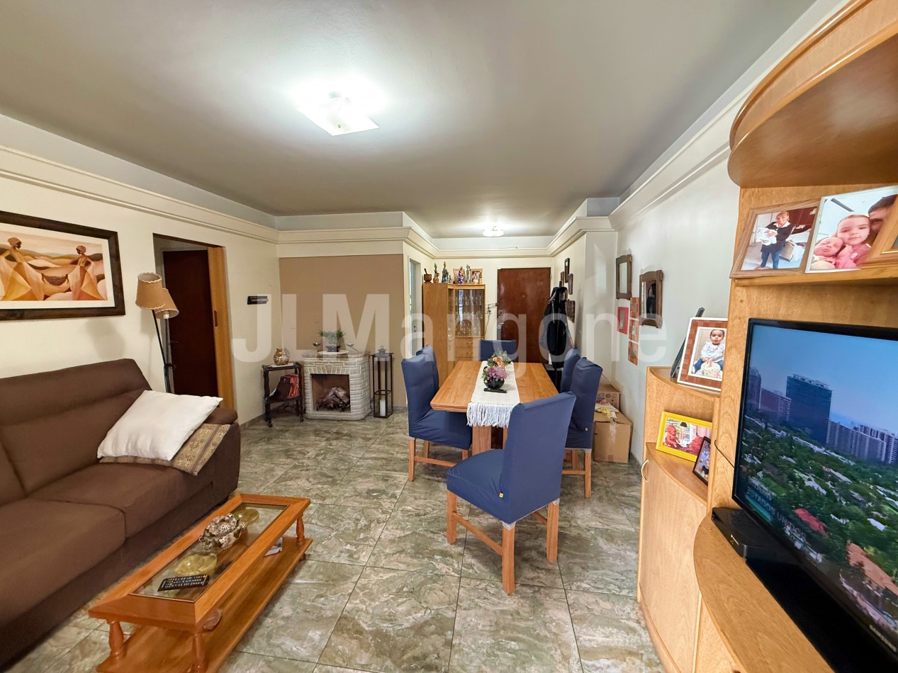 Departamento 4 ambientes con balcon corrido y lavadero