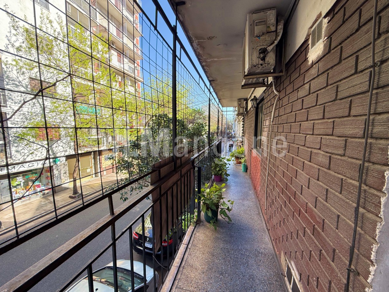 Departamento 4 ambientes con balcon corrido y lavadero