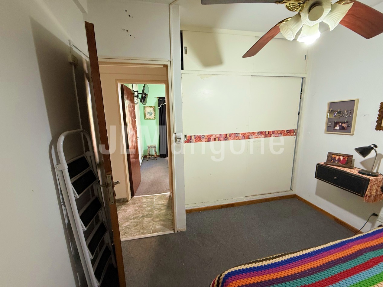 Departamento 4 ambientes con balcon corrido y lavadero