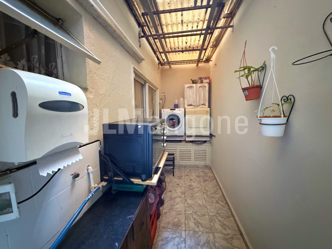 Departamento 4 ambientes con balcon corrido y lavadero