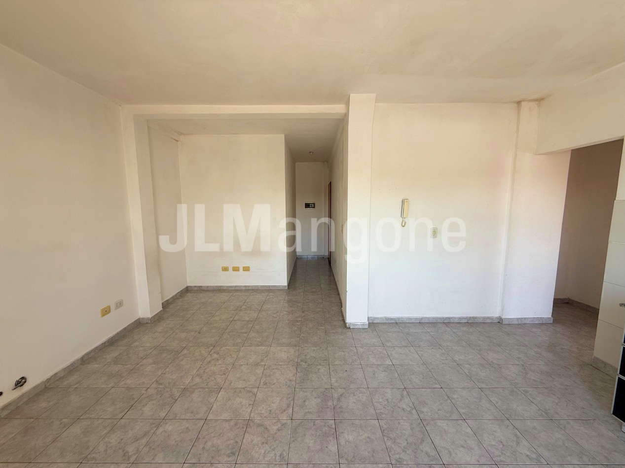 Departamento 2 ambientes con balcon y terraza