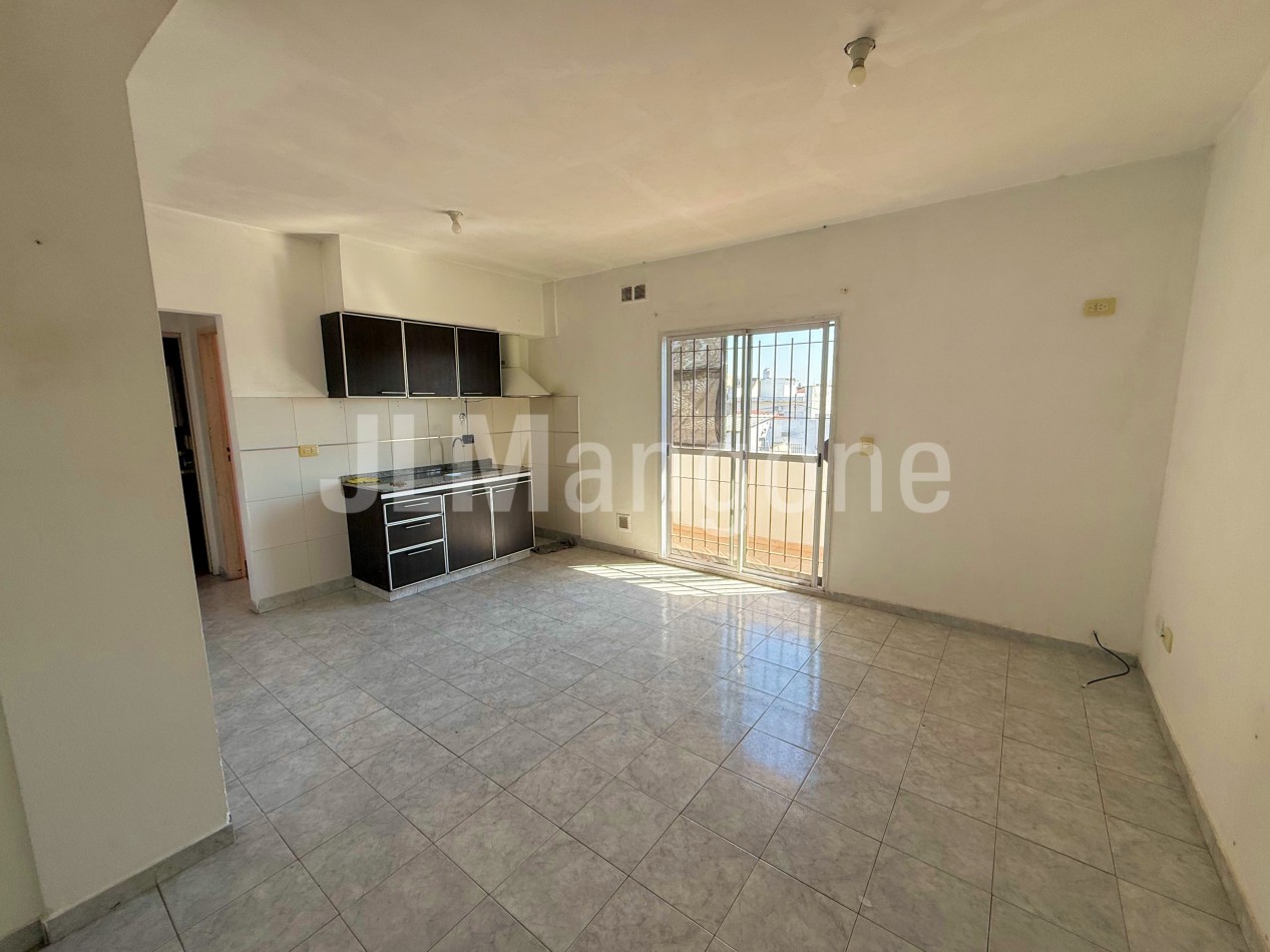 Departamento 2 ambientes con balcon y terraza