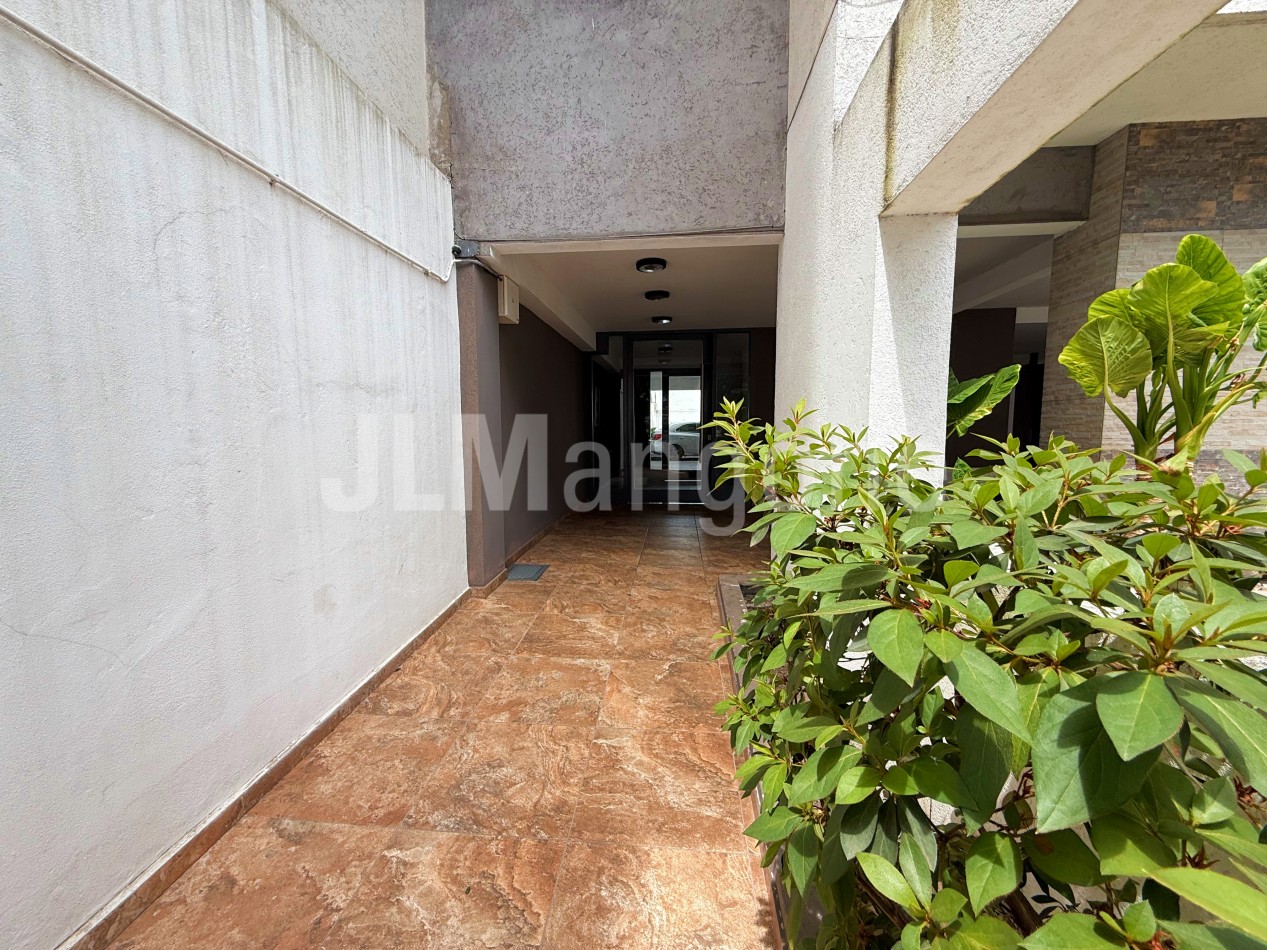 Departamento 1 ambiente Moron Centro