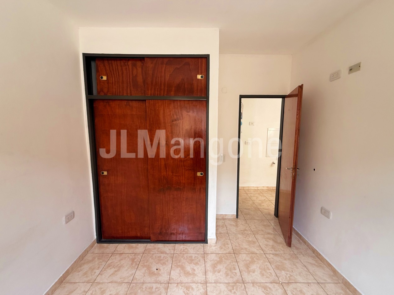 Ph 2 ambientes sobre Av. Peron (Ex Gaona)